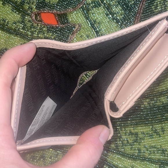 Brand New Steve Madden Blush Pink Snap Bifold Wallet Zip Compartment Metal Logo - Picture 14 of 15